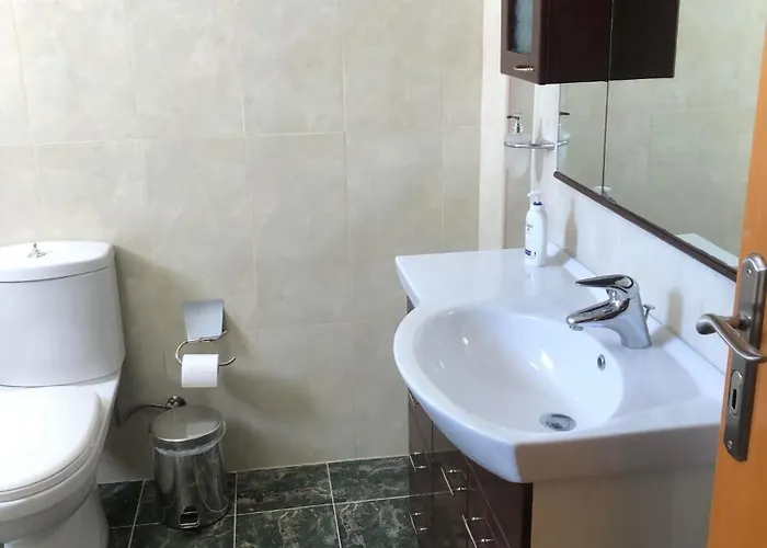 The Saint George فيلة